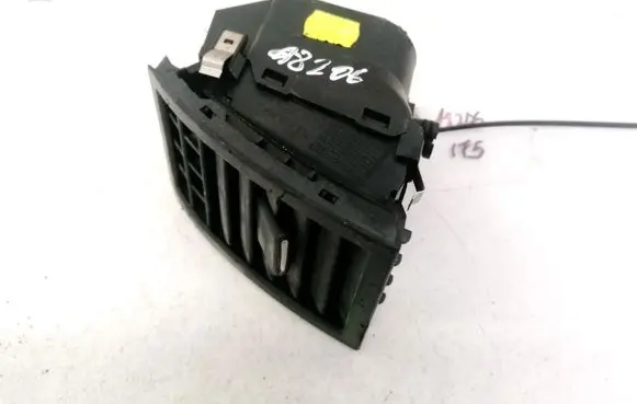 Volkswagen Touareg I Dash center air vent grill 7L6819704D