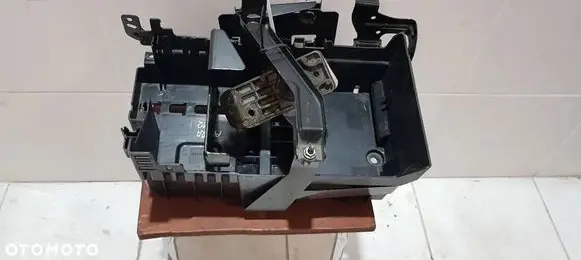 Opel Astra J Battery box tray 13354420