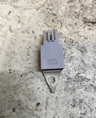 Toyota Prius (XW20) Other relay 90980 04174 25020623
