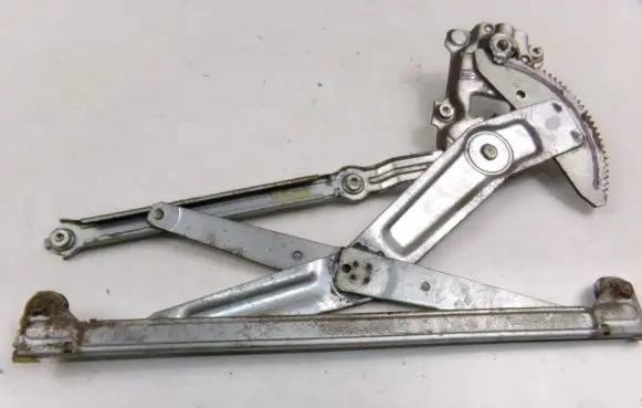 Toyota Starlet (P90) V Front door manual window regulator 