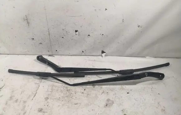 Opel Insignia A Front wiper blade arm 2065 20642
