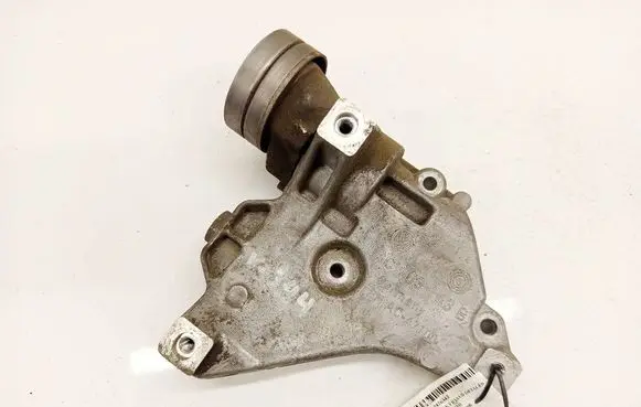 Volkswagen Golf V Engine mount bracket 03C903143B
