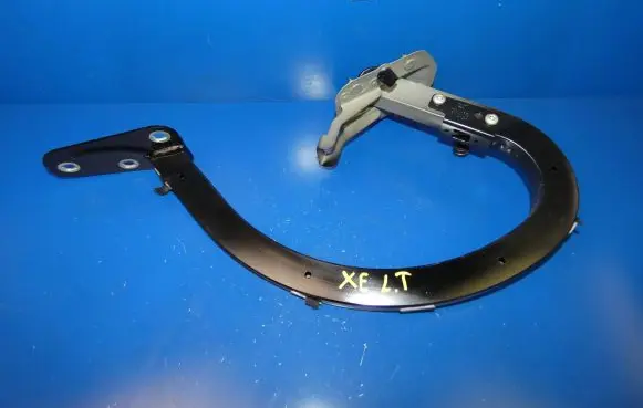 Jaguar XE Tailgate/trunk/boot hinge
