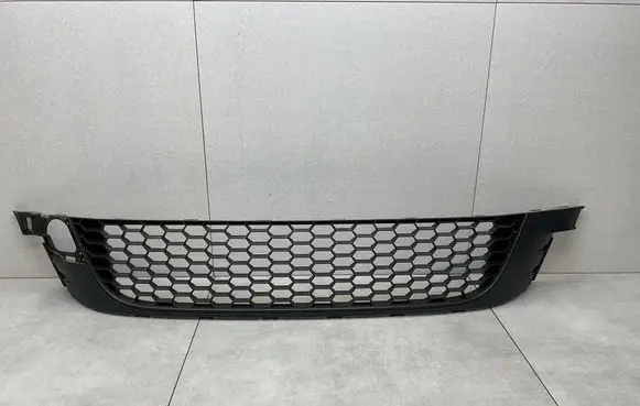 Volkswagen Scirocco Front bumper lower grill 1K8853677