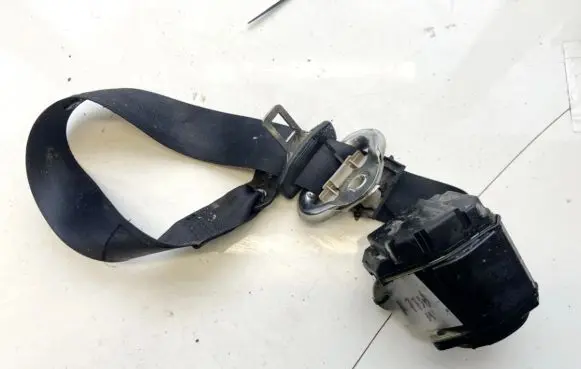 Volkswagen Golf IV Front seatbelt 56043410 990602