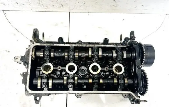 Toyota Prius (XW20) Engine head 