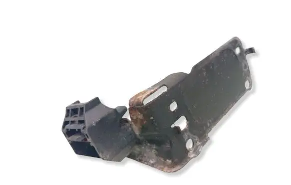BMW 3 E90 E91 Radiator mount bracket 7117812