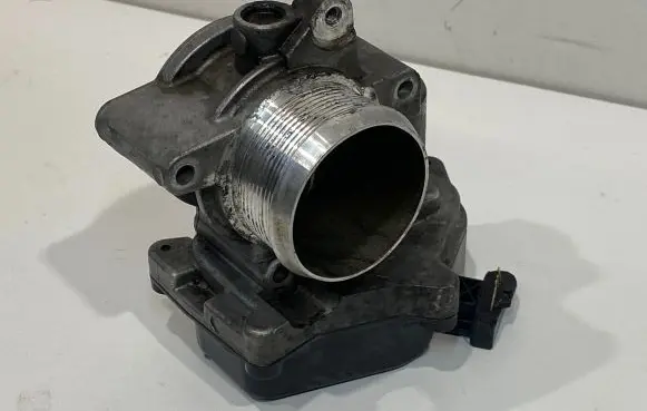 Volkswagen Golf VI Throttle valve 03L128063Q 266105602