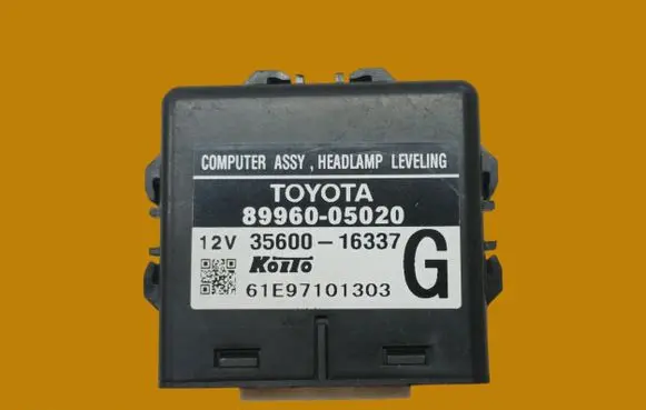 Toyota Avensis T250 Light module LCM 89960-05020