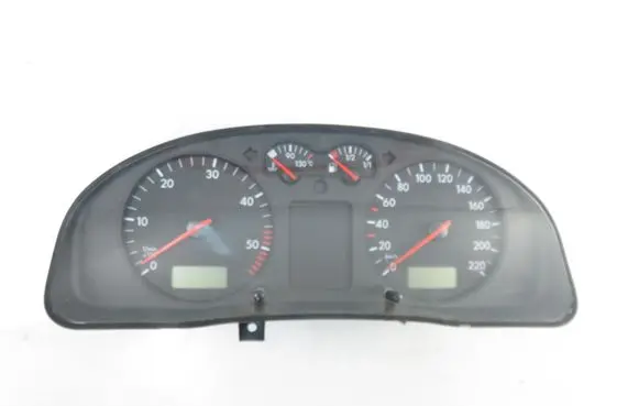 Volkswagen PASSAT B5 Speedometer (instrument cluster) 3B1919880C