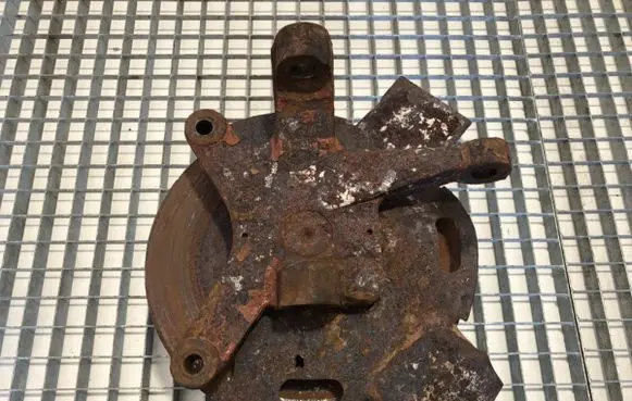 Iveco Daily 3rd gen Front wheel hub spindle knuckle 