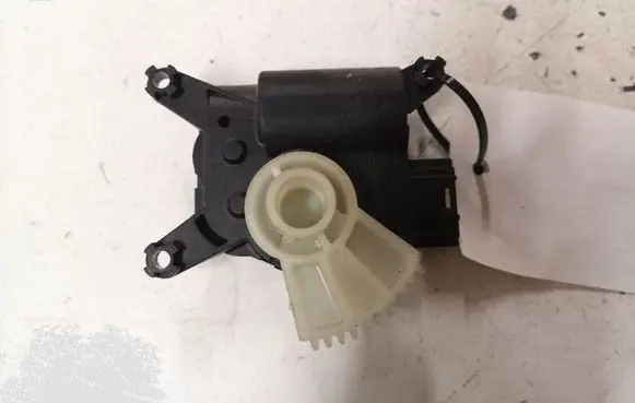 Opel Corsa D Air flap motor/actuator 309371201