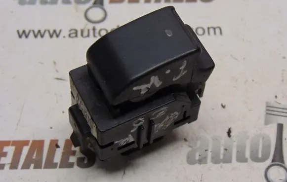 Toyota Corolla Verso AR10 Electric window control switch 848100F010