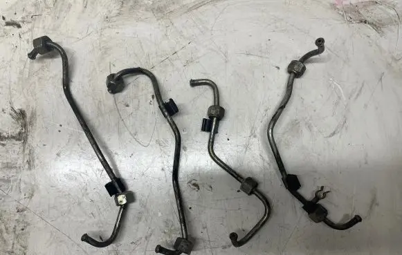 Volkswagen PASSAT B5 Fuel main line pipe