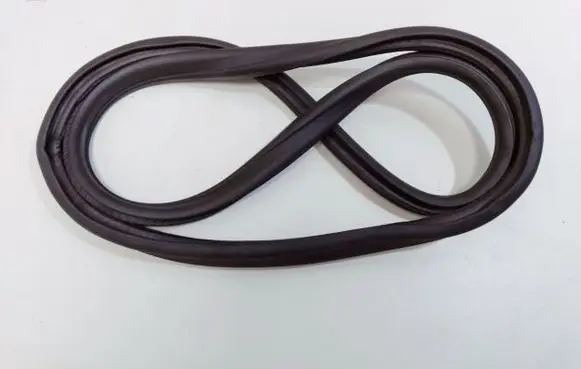 BMW i4 Rubber seal rear door 7482948