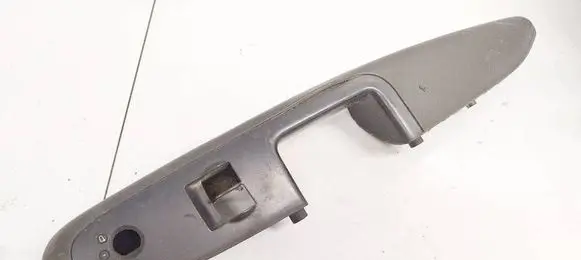 Audi A4 S4 B7 8E 8H Front door window switch trim 8E1867173B