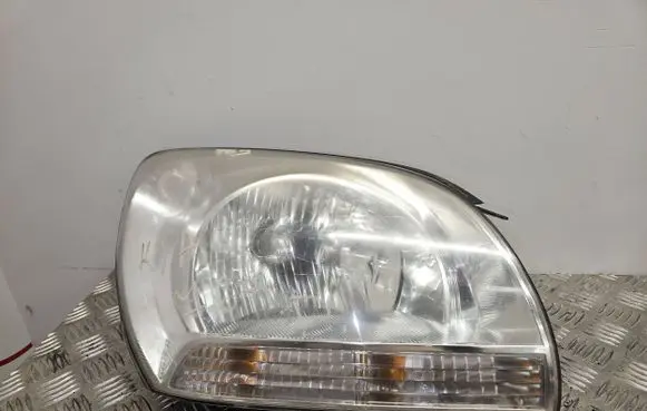 KIA Sportage Headlight/headlamp E131750094 02A0119