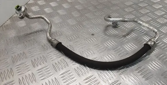 Land Rover Evoque I Air conditioning (A/C) pipe/hose GJ3219N601BA