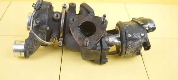 Land Rover Discovery 4 - LR4 Turbo AH2Q6K682AD 29SP31