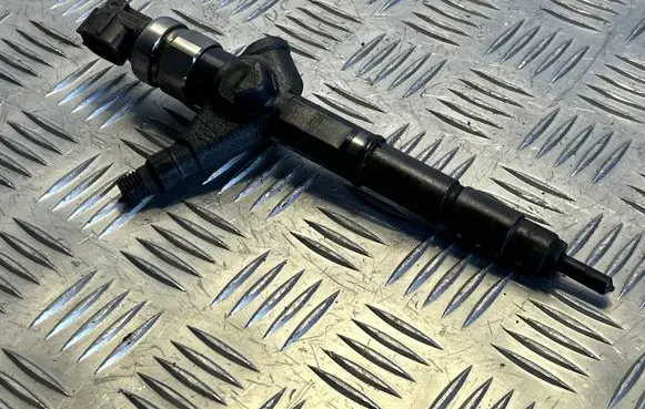 Nissan Almera Tino Fuel injector 16600BN800 04E06615