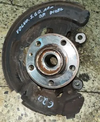 Volvo S60 Front wheel hub