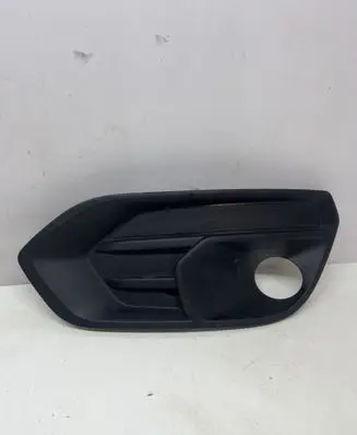 Iveco Daily 6th gen Front fog light trim/grill 105802356346 105802356342 105802356344