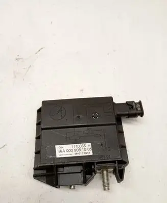 Mercedes-Benz C W205 Battery relay fuse A0009061505