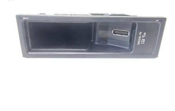 Volkswagen Touran II Head unit multimedia control 5N0035342E