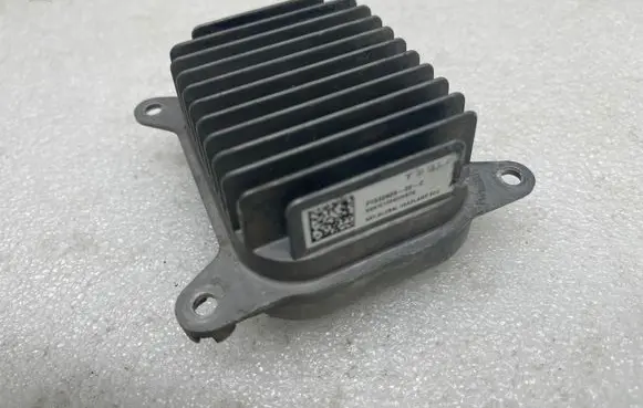 Tesla Model 3 LED ballast control module 153292502C SQPT21063204S7X