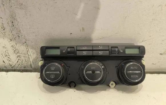 Volkswagen PASSAT B6 Climate control unit 74641431