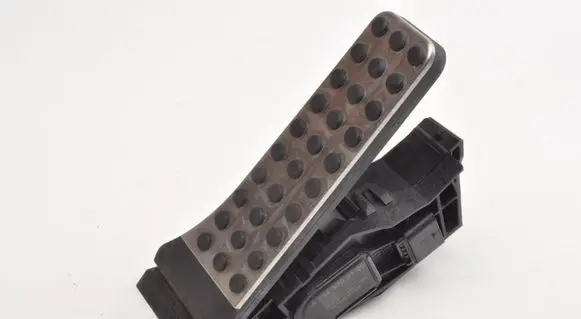 Mercedes-Benz GLC C253 Accelerator throttle pedal A2543000100