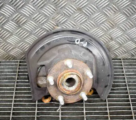 Nissan Juke I F15 Front wheel hub