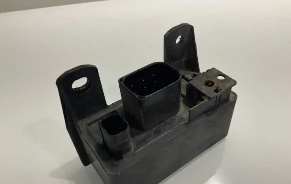 Mercedes-Benz E W211 Glow plug pre-heat relay