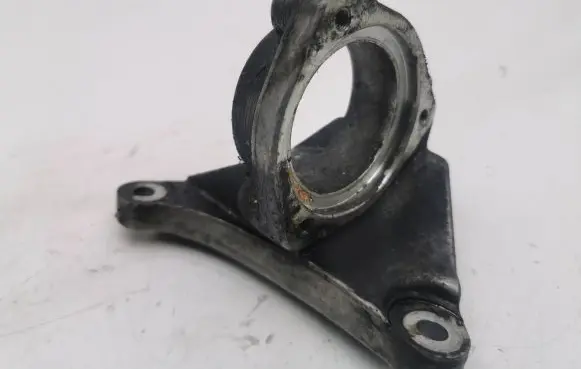 Opel Zafira C Driveshaft support bearing bracket 13219107