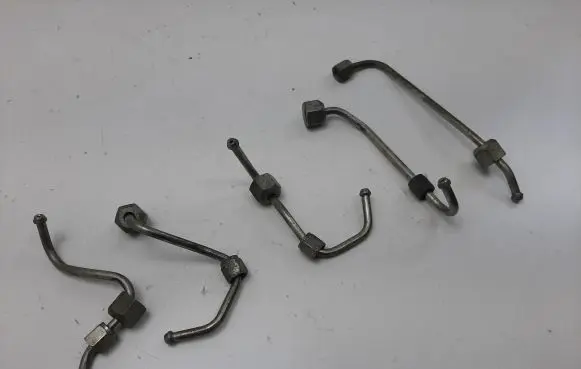 Alfa Romeo Giulietta Fuel injector supply line/pipe 