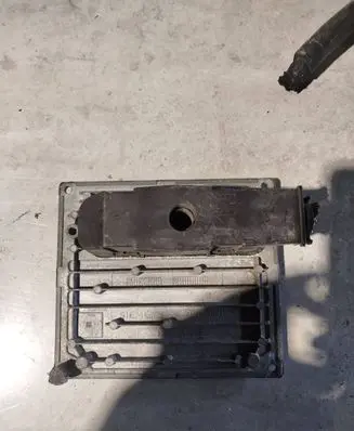 Ford Focus Engine control unit/module 6s6112a650ff 6s61-12a650-ff s120977315f