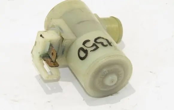 Mitsubishi Pajero Windscreen/windshield washer pump