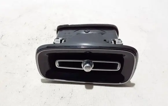 Volvo XC40 Dashboard side air vent grill/cover trim 31442626
