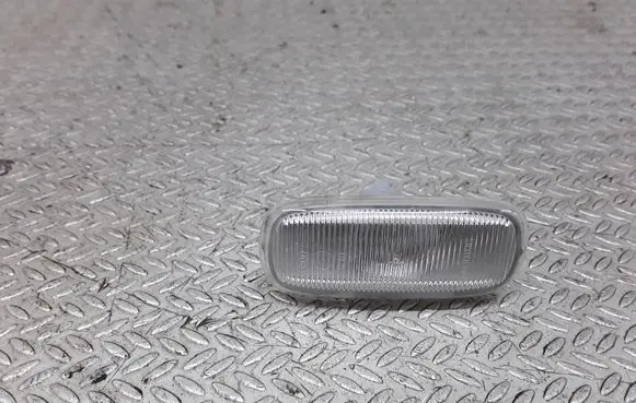Audi A6 Allroad C5 Front fender indicator light