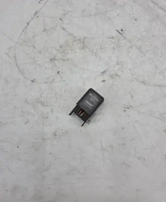 Mitsubishi Pajero Other relay MB183865 07Z5D