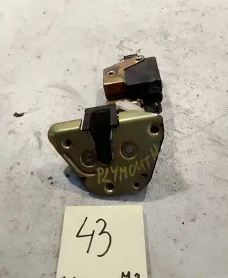 Plymouth Breeze Tailgate lock latch 4778125