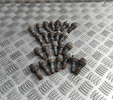 Volkswagen Crafter Nuts/bolts WHT000888
