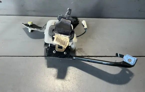 Honda CR-V Middle seatbelt (rear) 82480SWWG0