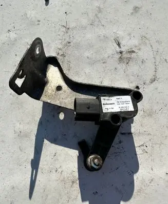 Headlight/headlamp level sensor