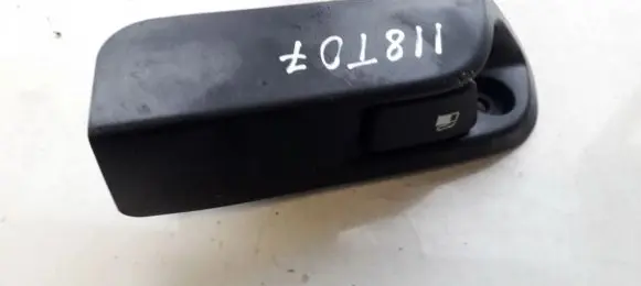 Toyota Yaris Fuel tank opening switch 
