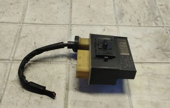 Citroen C5 Glow plug pre-heat relay 018010951 9652021180