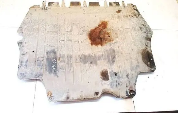 Skoda Yeti (5L) Engine splash shield/under tray 5c0825237b