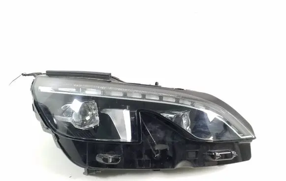Peugeot 3008 II Headlight/headlamp