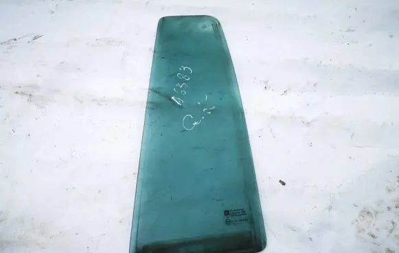 Opel Zafira A Rear vent window glass 