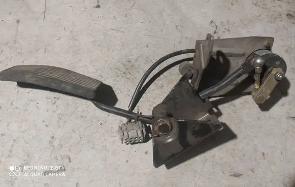 Opel Vectra B Accelerator pedal position sensor 0205001042